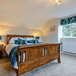 4 Bed In Middlesbrough Oc-96213