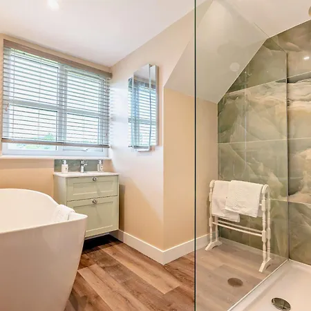 4 Bed In 96213 * 그레이트브라우톤