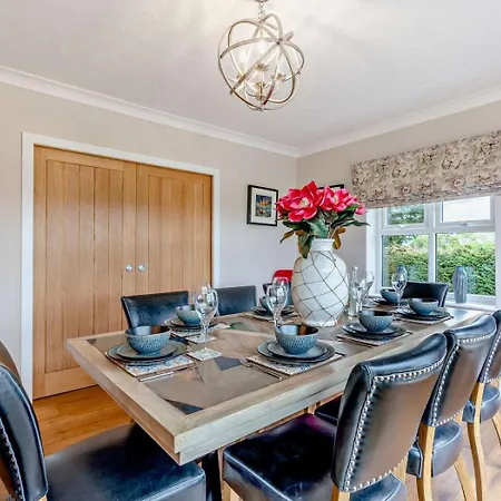 Holiday home 4 Bed In Middlesbrough Oc-96213 *