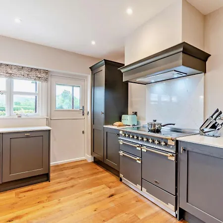 4 Bed In Middlesbrough Oc-96213