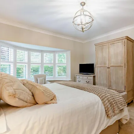 Holiday home 4 Bed In Middlesbrough Oc-96213 *