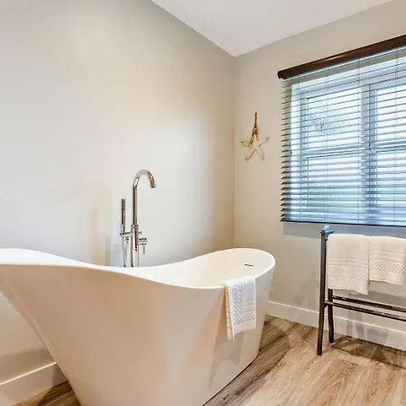 4 Bed In Middlesbrough Oc-96213 Holiday home
