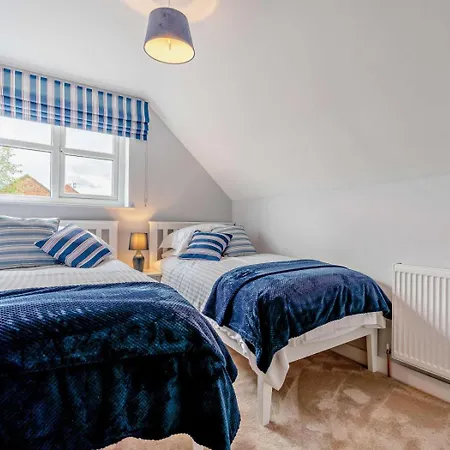 4 Bed In Middlesbrough Oc-96213 Holiday home